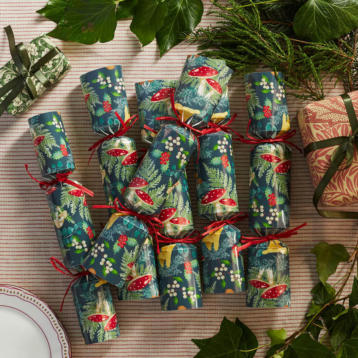 Talking Tables Forest Green Christmas Crackers 6 Pack