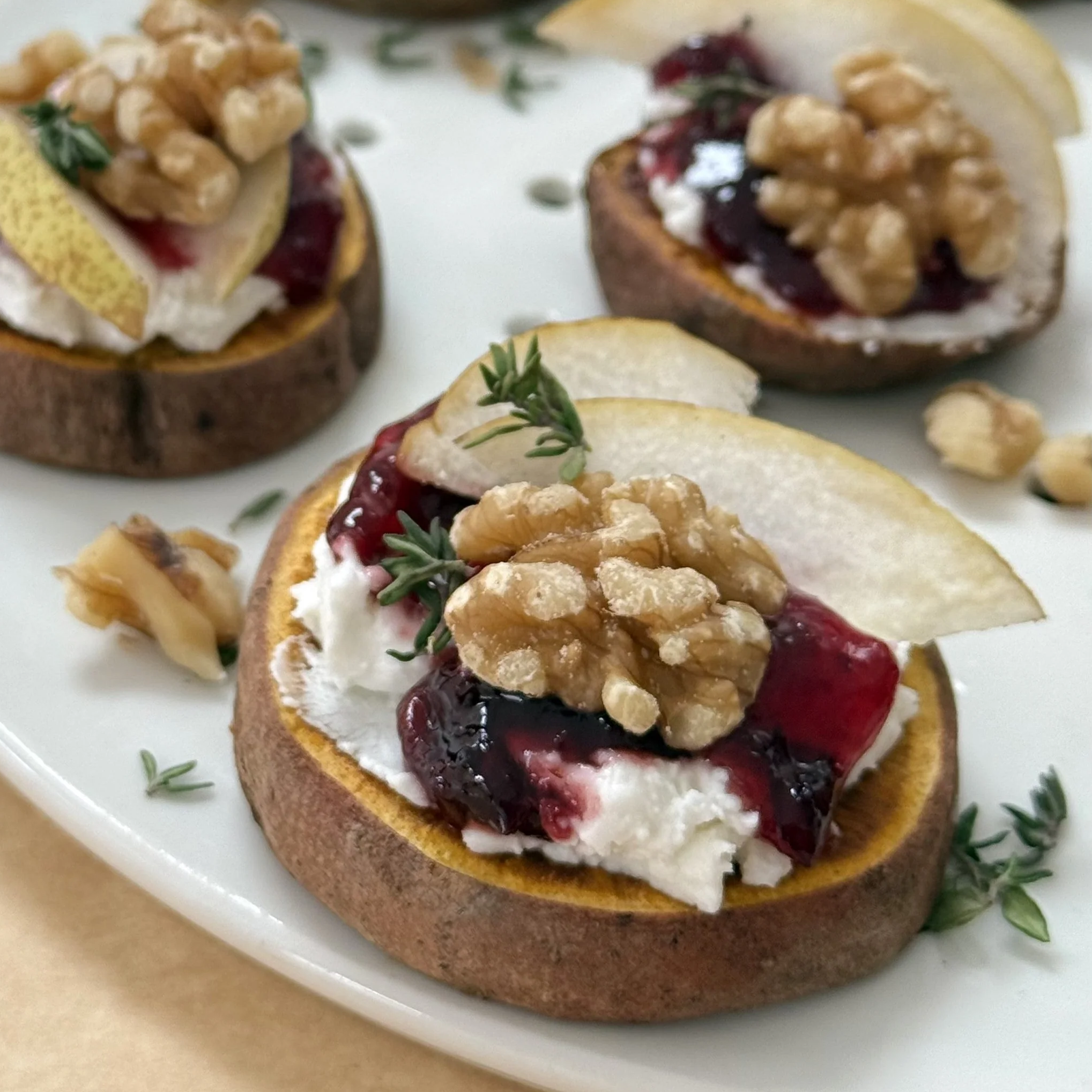 Roots and Wings Organic Redcurrant Sauce with Port